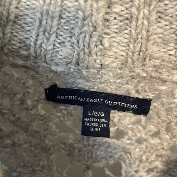 AEO Sweater Large - Picture 7 of 7